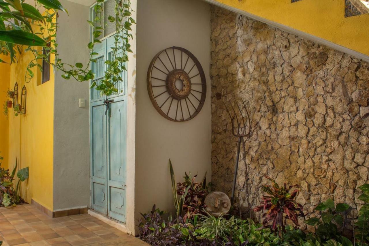 Hotel Boutique Casa Flor De Mayo Merida Luaran gambar